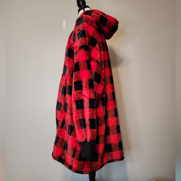 Blanket Hoodie - Picture 5 of 8